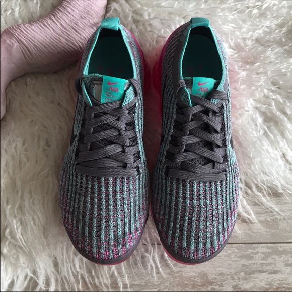 NWT Nike Air Vapormax Flyknit 3 - Picture 6 of 8